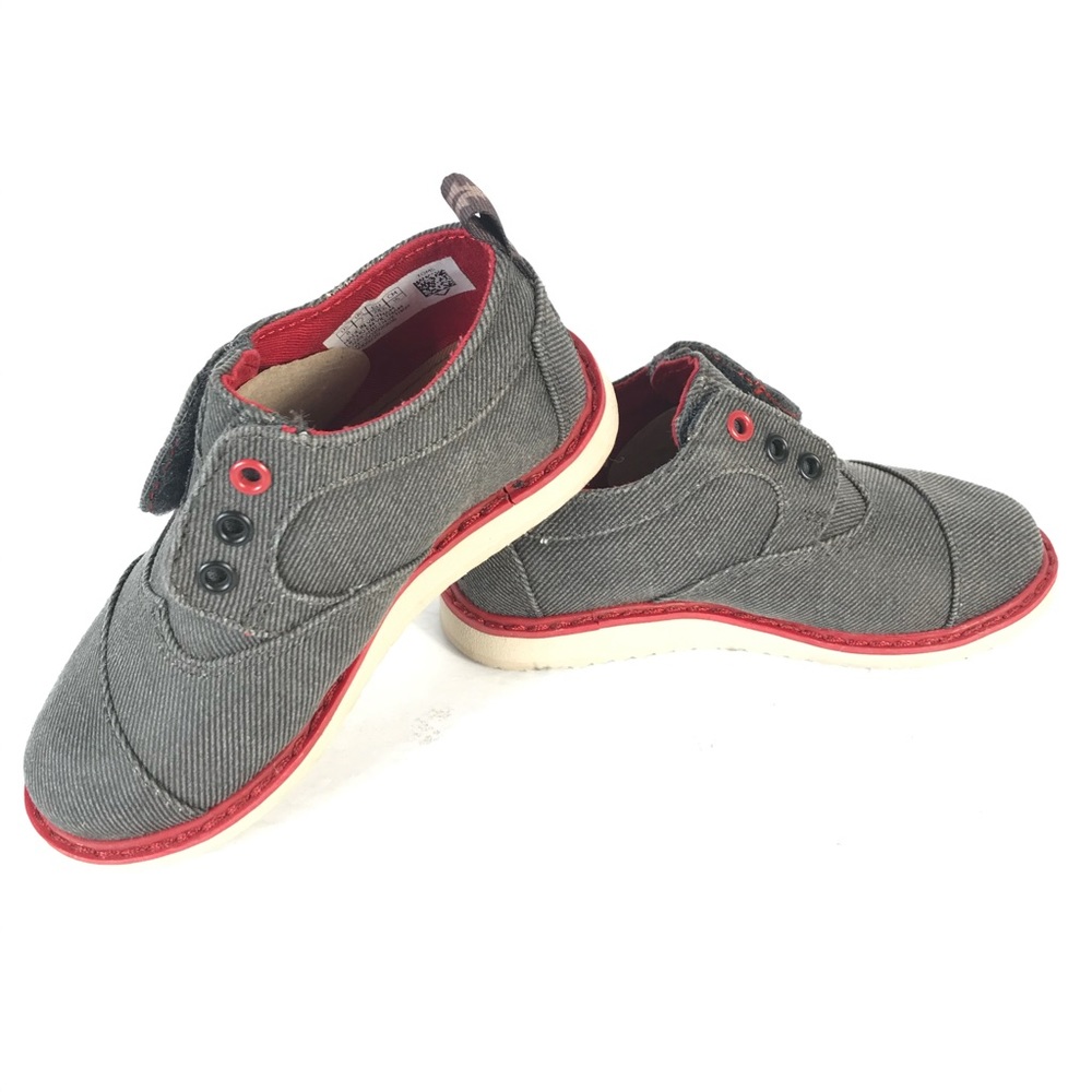 Toms shoes boy size 8